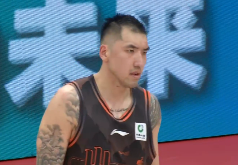 山东男篮完胜南京评分出炉，于德豪吃饺子，高诗岩状态低迷