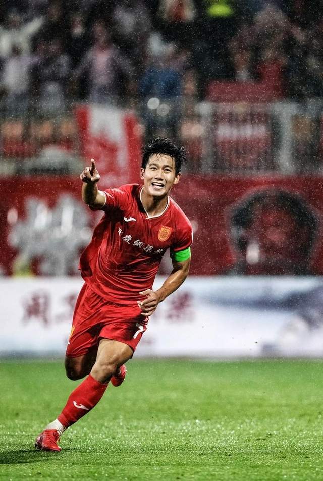 全球总决赛直播-中超16强巡礼·重庆铜梁龙：中超最嫩主帅，带最年轻的队